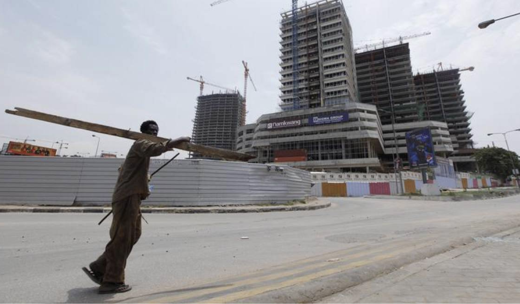 Behind high-rise buildings and skyscrapers hides poverty and inequality in urban Angola