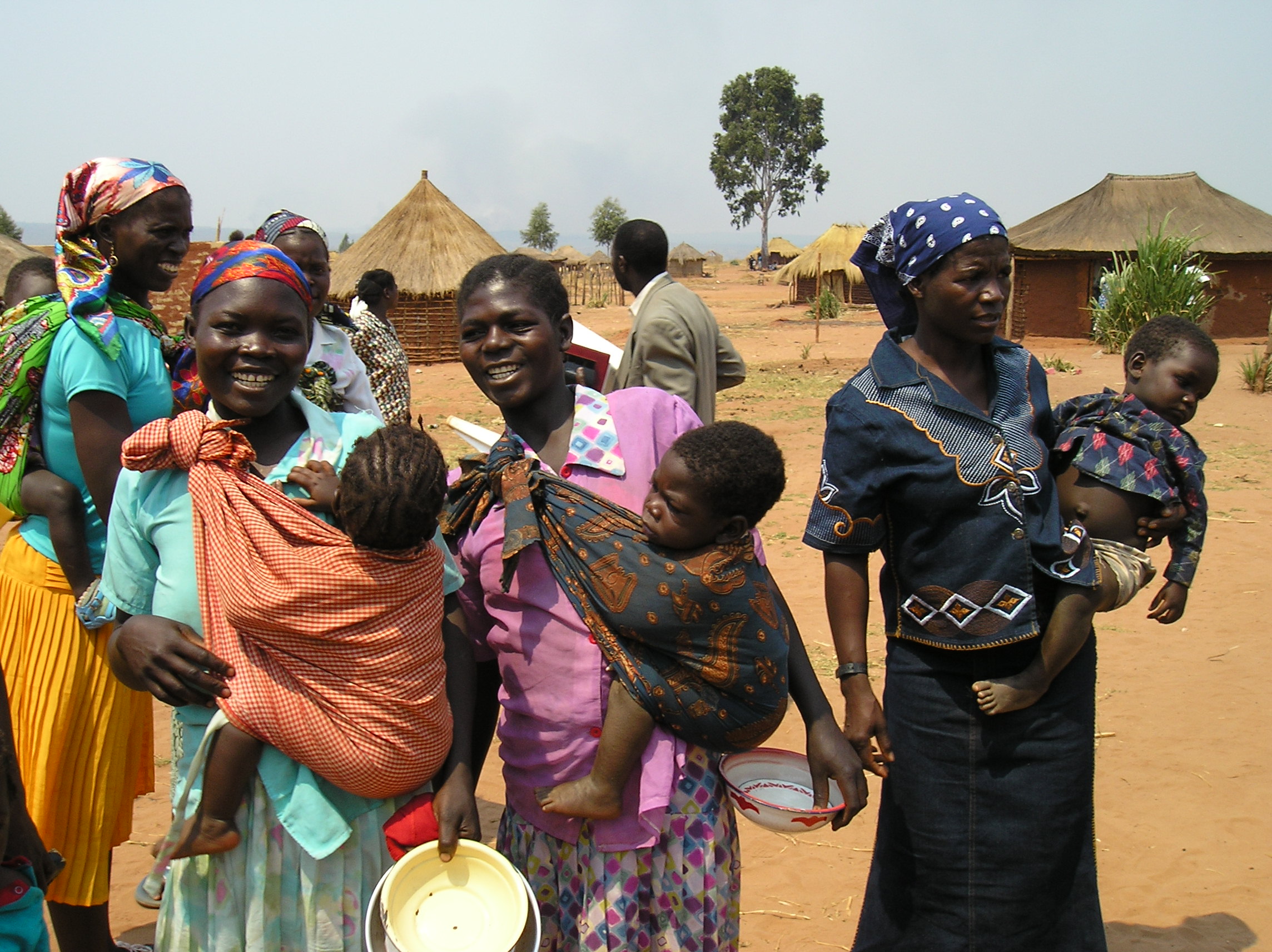 Los derechos a la tierra de las mujeres carecen de protección legal formal, foto de USA SIM  (CC-BY-NC-ND 2.0 license)