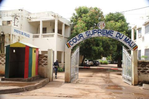cour-supreme-malienne-entree-siege-residence-maison.jpg